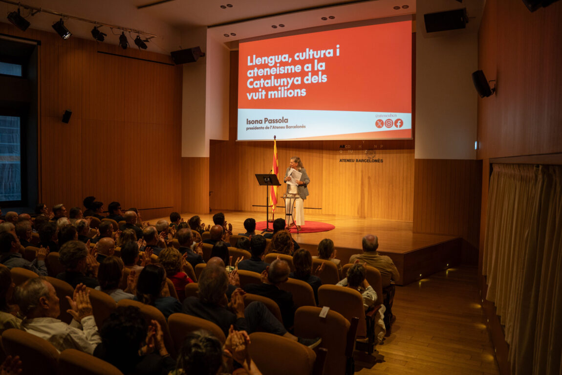 L’Ateneu Barcelonès inaugura el curs amb una reflexió sobre llengua, cultura i ateneisme