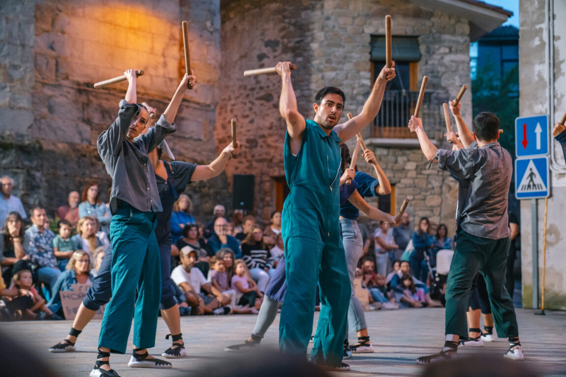 El Programa d’Impuls a la Dansa d’Arrel ofereix un catàleg amb sis propostes artístiques a preus especials pels ateneus