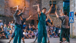 El Programa d’Impuls a la Dansa d’Arrel ofereix un catàleg amb sis propostes artístiques a preus especials pels ateneus