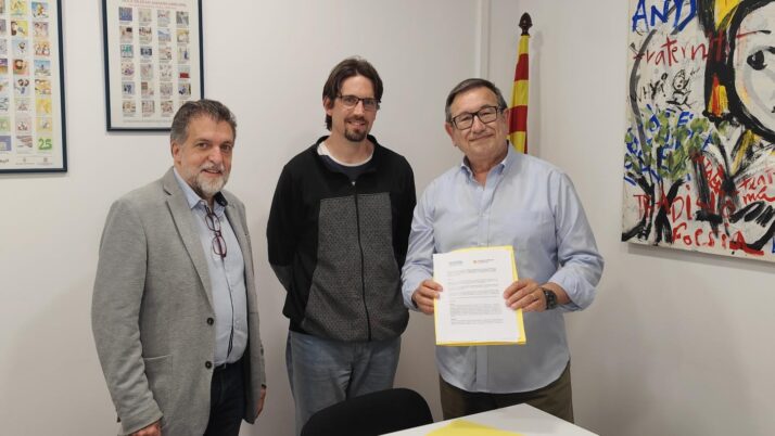 Signem un conveni de col·laboració per gestionar la custòdia dels gegants i capgrossos de la FAC i La Roda